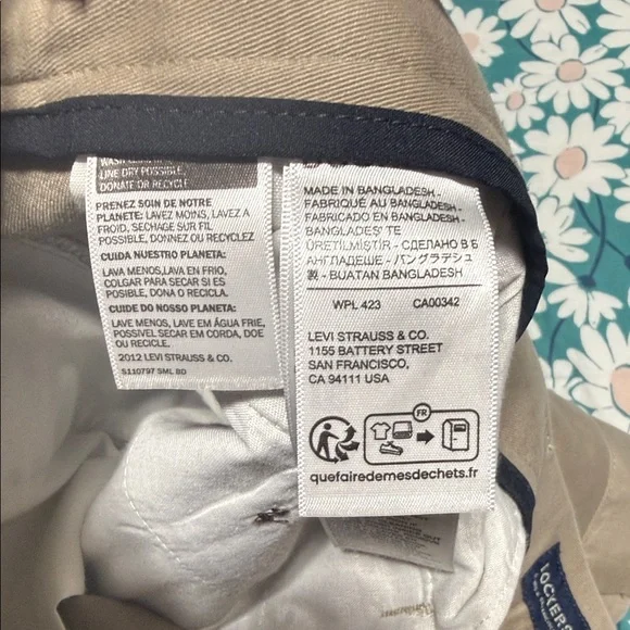 Dockers Men's Khaki Chinos - Picture 3 of 5